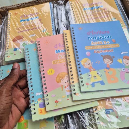 Alphabook™ ORIGINAL - 4 Cahiers d’écriture réutilisables – apprentissage de l’écriture pour l’enfant avec Magic Pen